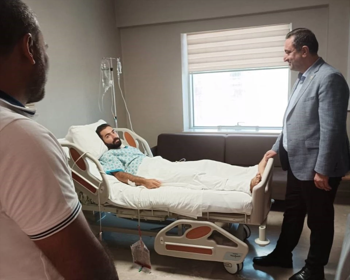 HÜDA PAR Milletvekili Serkan Ramanlı, silahlı saldırıya uğrayan damat Ahmet Erdem\'i ziyaret etti