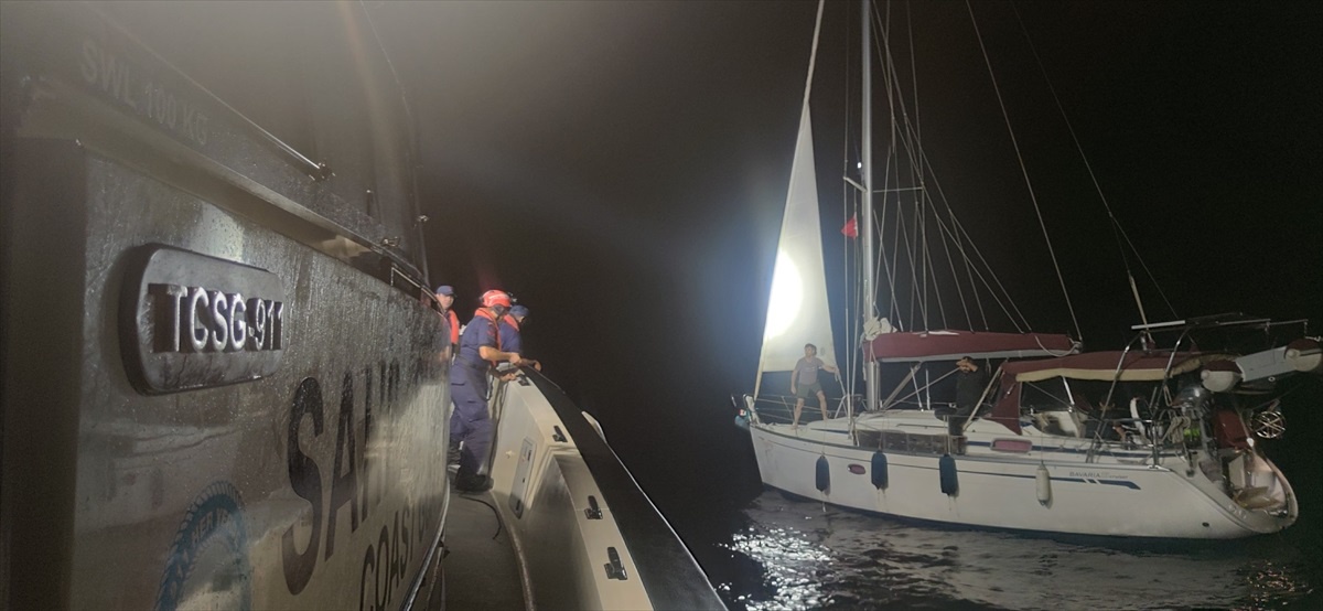Fethiye\'de deniz yoluyla yurt dışına kaçmaya çalışan 41 FETÖ zanlısı yakalandı