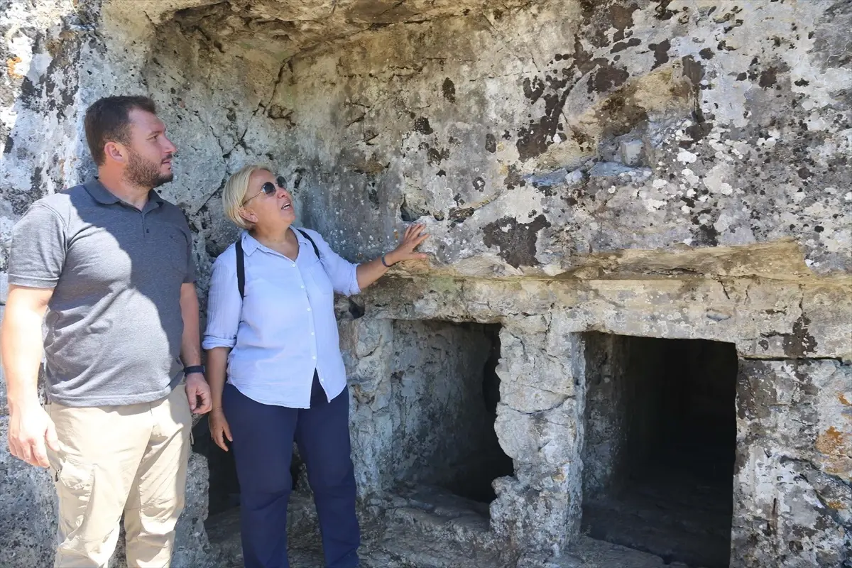 Muğla\'da Thera Antik Kenti\'nde bulunan antik tiyatro restore edilecek