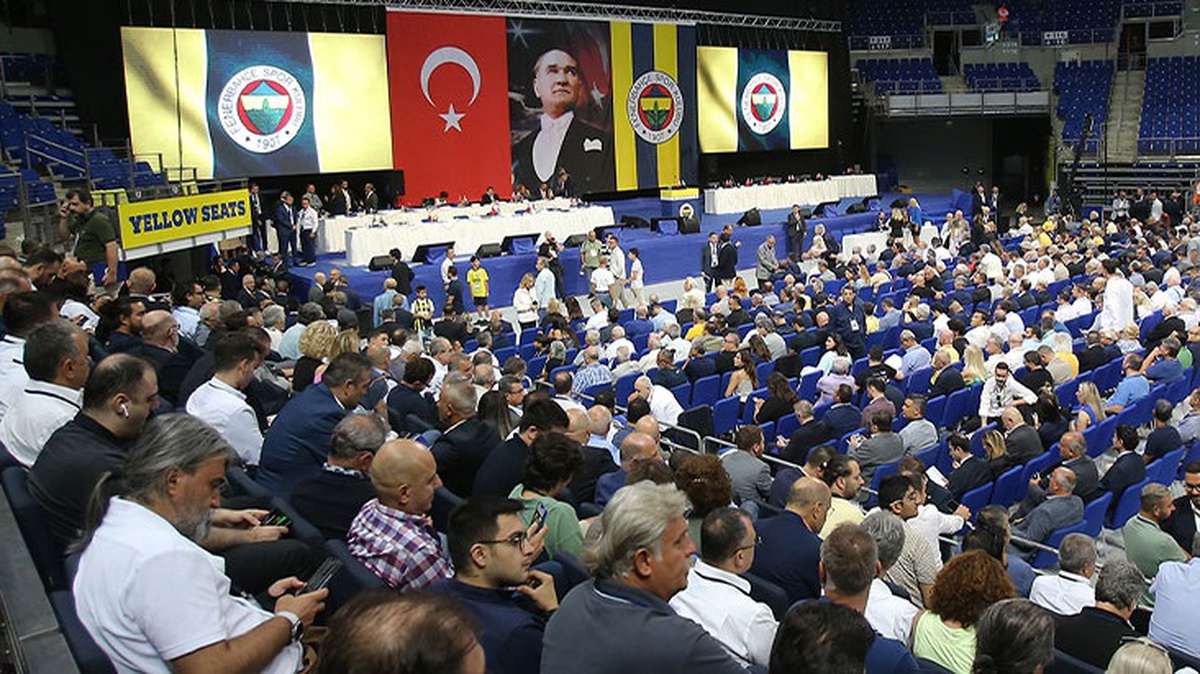 Fenerbahçe\'de istifa eden üyelere bütün kapılar kapandı