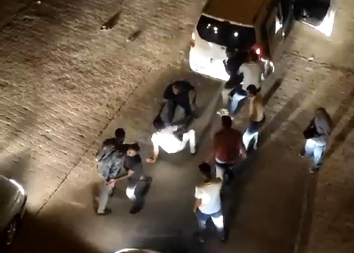Şanlıurfa\'da akraba kavgası kameraya yansıdı