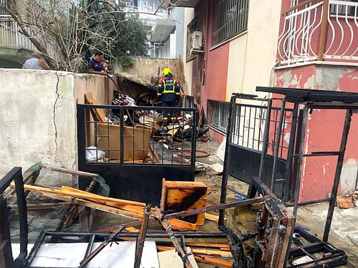 Aydın\'ın Söke ilçesinde apartman bahçesinde çıkan yangın hızlı müdahale ile söndürüldü