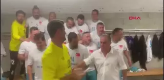 Eski Milli Futbolcular Depremzedeler İçin Maçta Buluştu