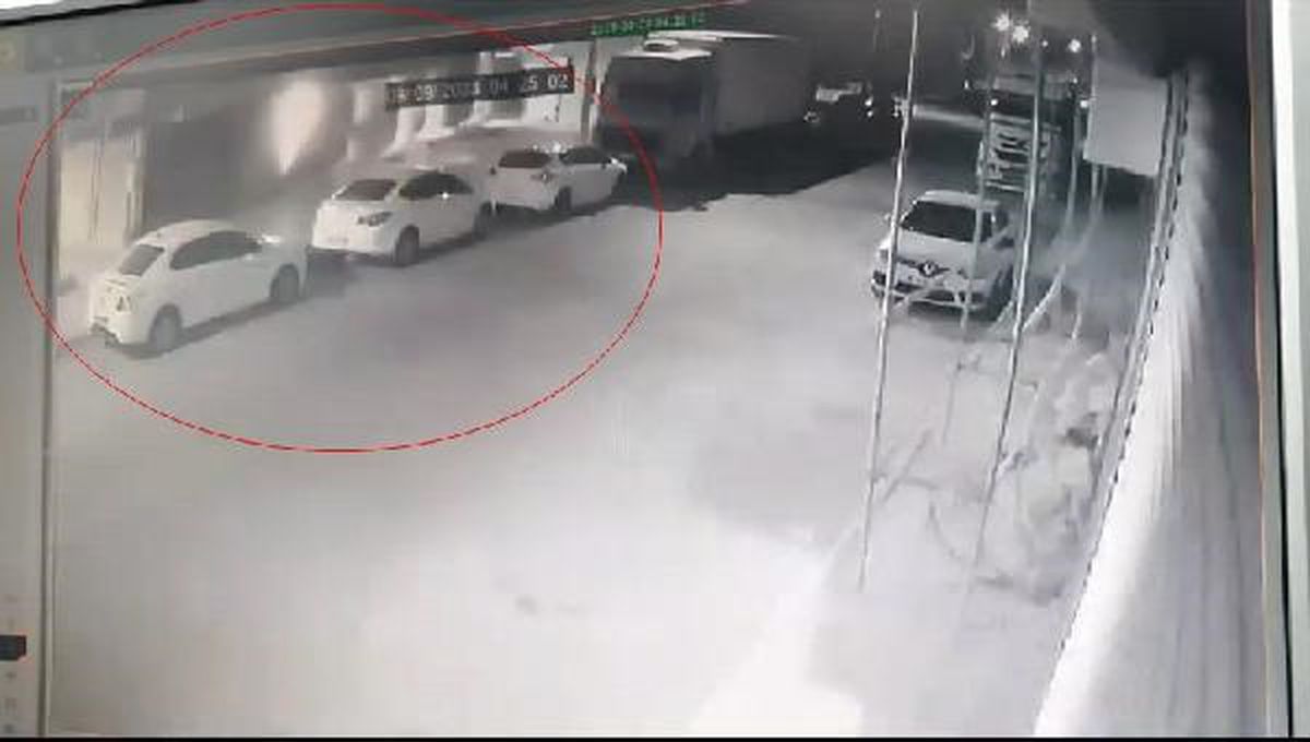Diyarbakır\'da Yangın Sırasında Patlama Anı Kamerada