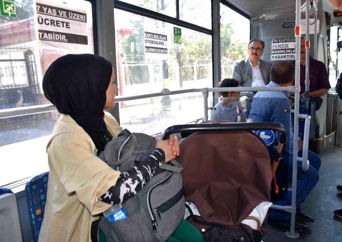 Siirt Valisi Dr. Kemal Kızılkaya, belediye halk otobüsüne binerek ulaşım hizmetini yerinde inceledi
