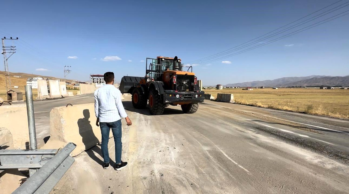Hakkari Yüksekova ilçesinde polis kontrol noktası taşındı