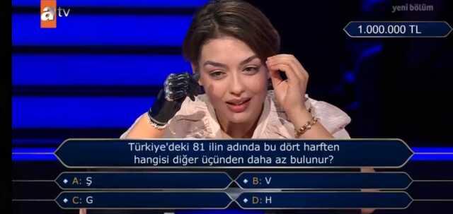 1 milyon liralık soruyu bilen Rabia Birsen Güvercin, büyük ödülün sahibi oldu 1 milyon liralık soruyu bilen Rabia Birsen Güvercin, büyük ödülün sahibi oldu