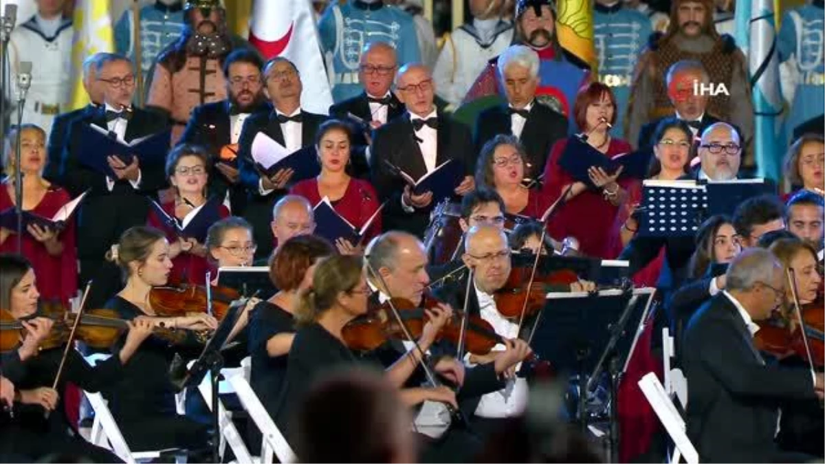 100\'üncü Yıl Marşı bin 71 kişilik dev senfoni orkestrası ile ilan edildi