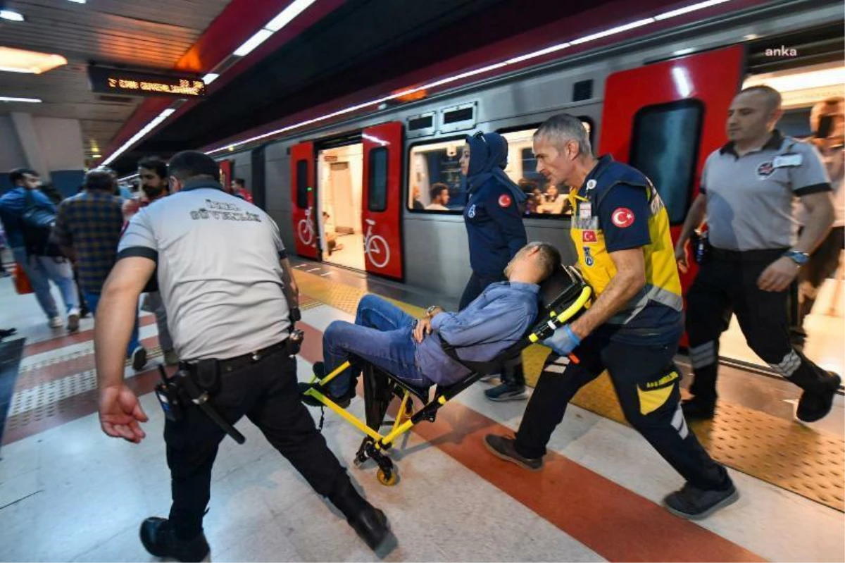 Ankara\'da Kızılay Metro İstasyonu\'nda İlk Yardım Tatbikatı Yapıldı