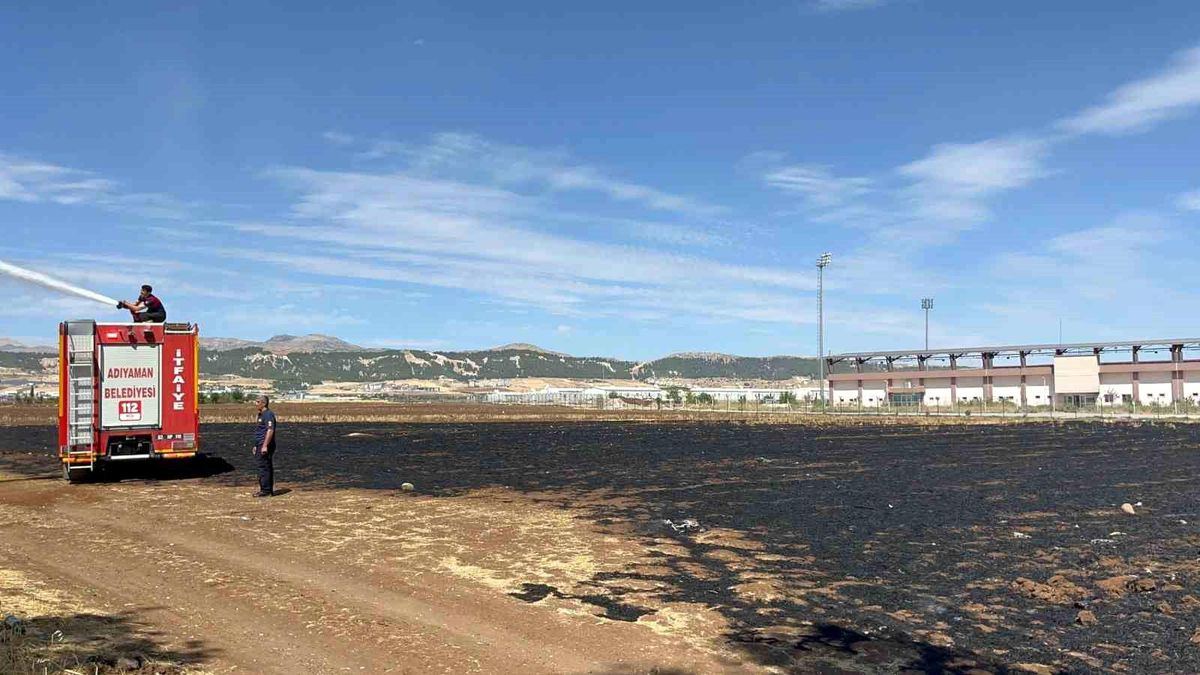 Adıyaman\'da Anız Yangını İş Yerlerine Sıçramadan Söndürüldü