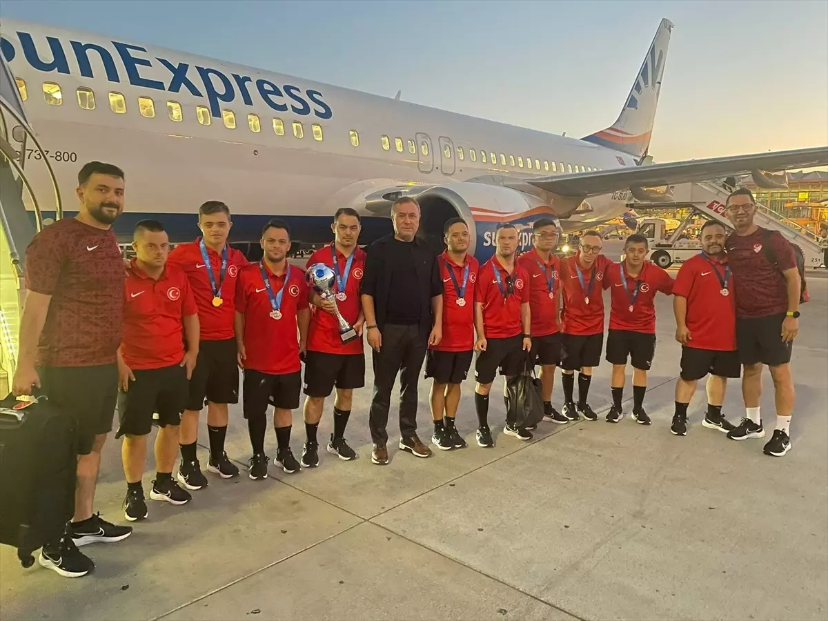 Down Sendromlu Futsal Milli Takımı Altın Madalya ile Döndü