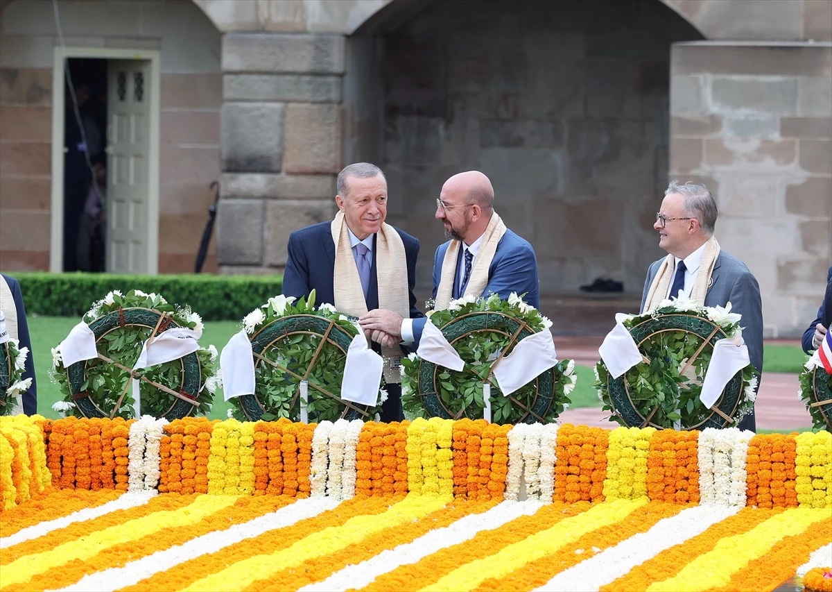Cumhurbaşkanı Erdoğan, Matahta Gandhi\'nin anıt mezarını ziyaret etti