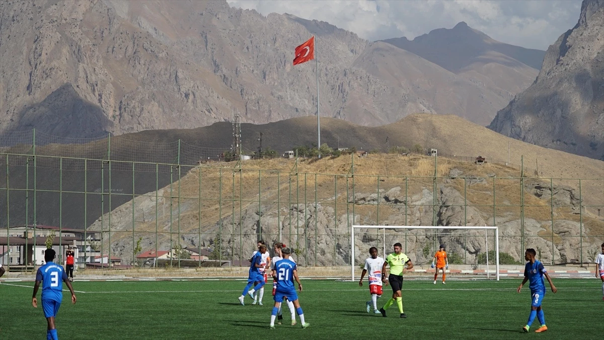 Doğuş Gold Gaziantep Asya Spor, Kadın Futbol Süper Ligi\'nde Hakkarigücü\'nü 3-2 yendi