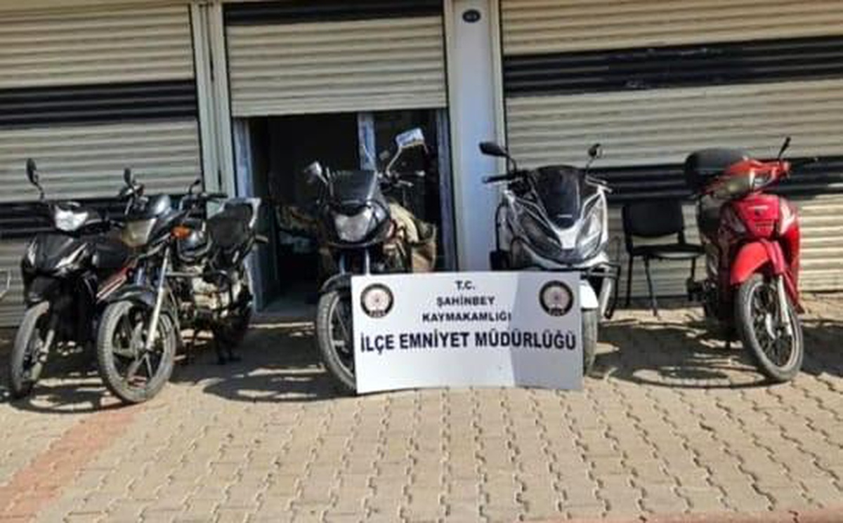 Gaziantep\'te Kaçan Şüphelinin Adresinde 5 Çalıntı Motosiklet Bulundu