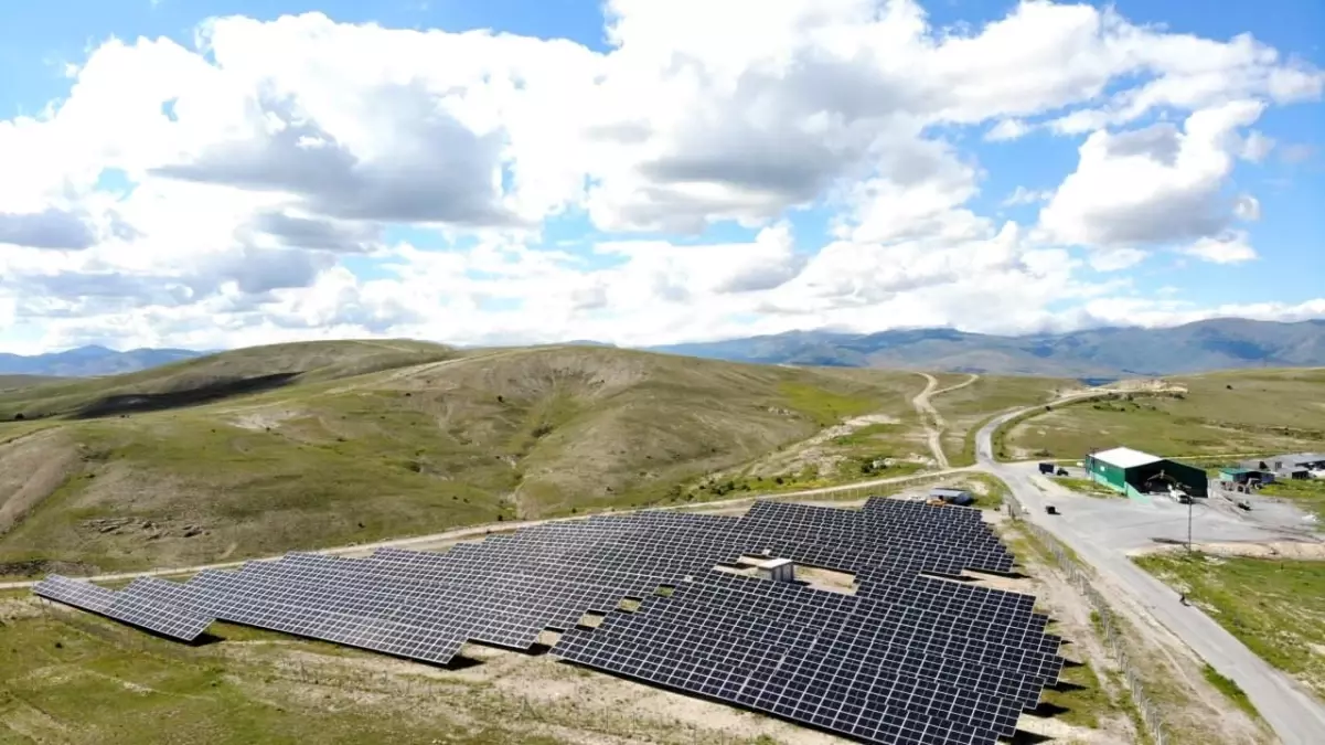 Bayburt Belediyesi Yeni Güneş Enerjisi Santrali ile Kazanıyor