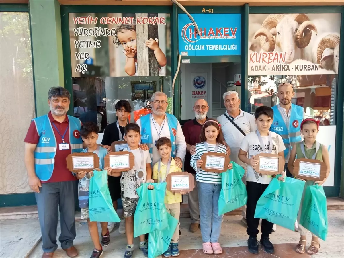 Çocuklar Harçlıklarını Yardıma Muhtaç İnsanlara Bağışladı