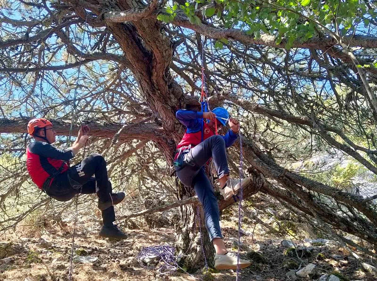 Manisa\'da Doğada Arama Kurtarma Eğitimi Gerçekleştirildi