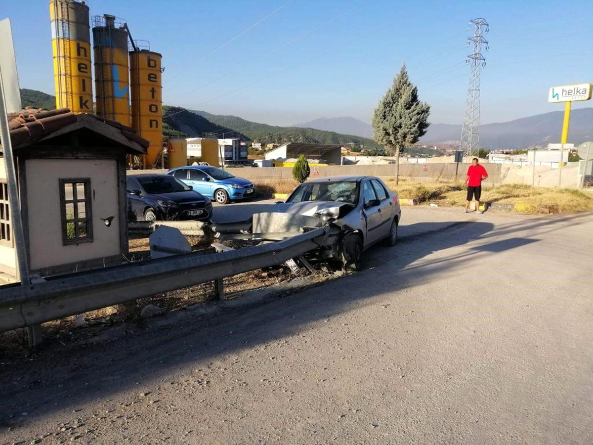 Karabük\'te güneş ışığına kapılan sürücü kaza yaptı