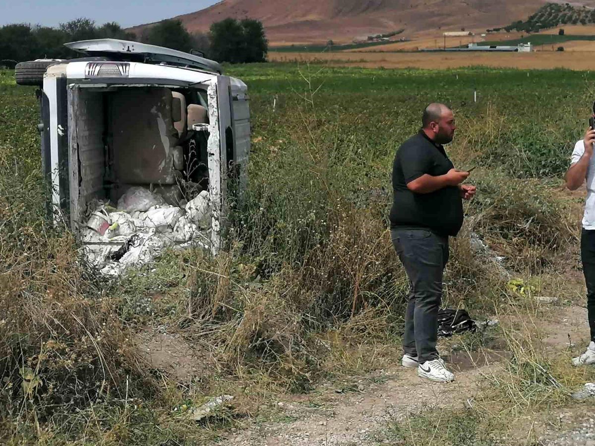 Nevşehir\'de Hafif Ticari Araç Takla Attı: 5 Yaralı