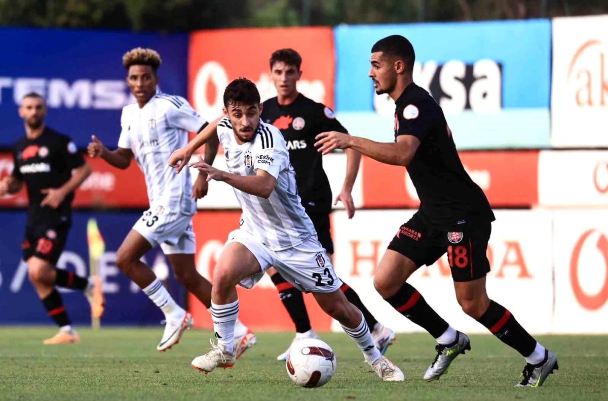 Beşiktaş, hazırlık maçında Fatih Karagümrük\'ü 2-0 mağlup etti