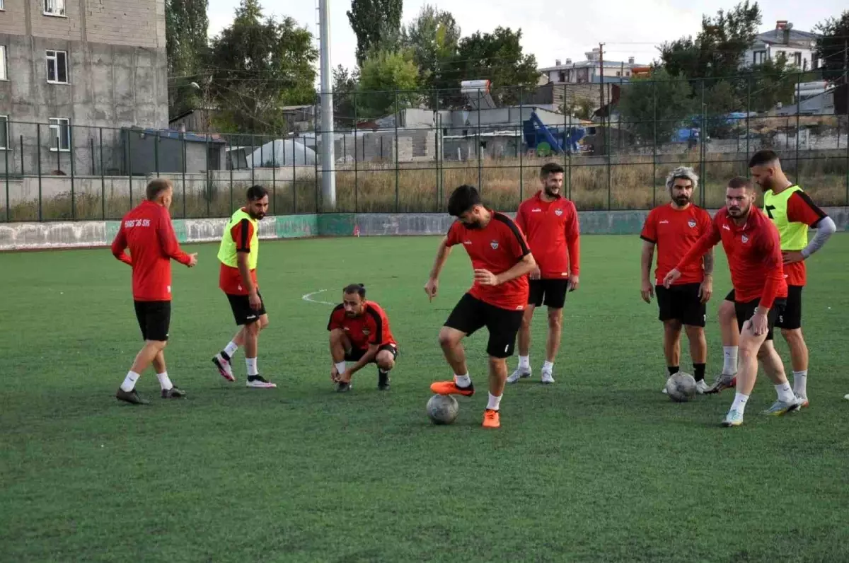 Kars 36 Spor 3. Lige çıkmak için çalışmalarını sürdürüyor