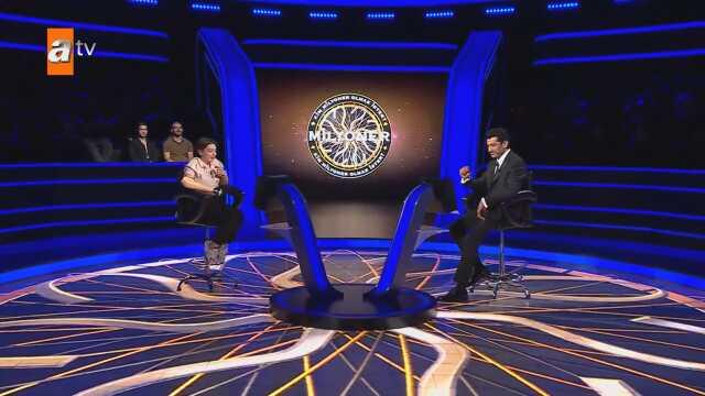 Kim Milyoner İster yarışmasında eşine nadir rastlanan an! İşte 1 milyonluk soru