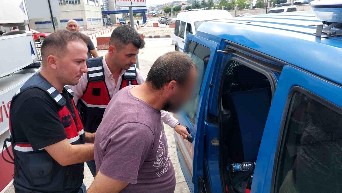 Samsun\'da komşusunu tüfekle vurarak yaralayan şahıs adliyeye sevk edildi