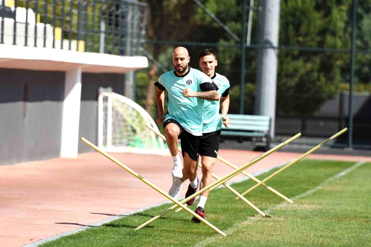 Manisa Futbol Kulübü Giresunspor maçı hazırlıklarını sürdürdü