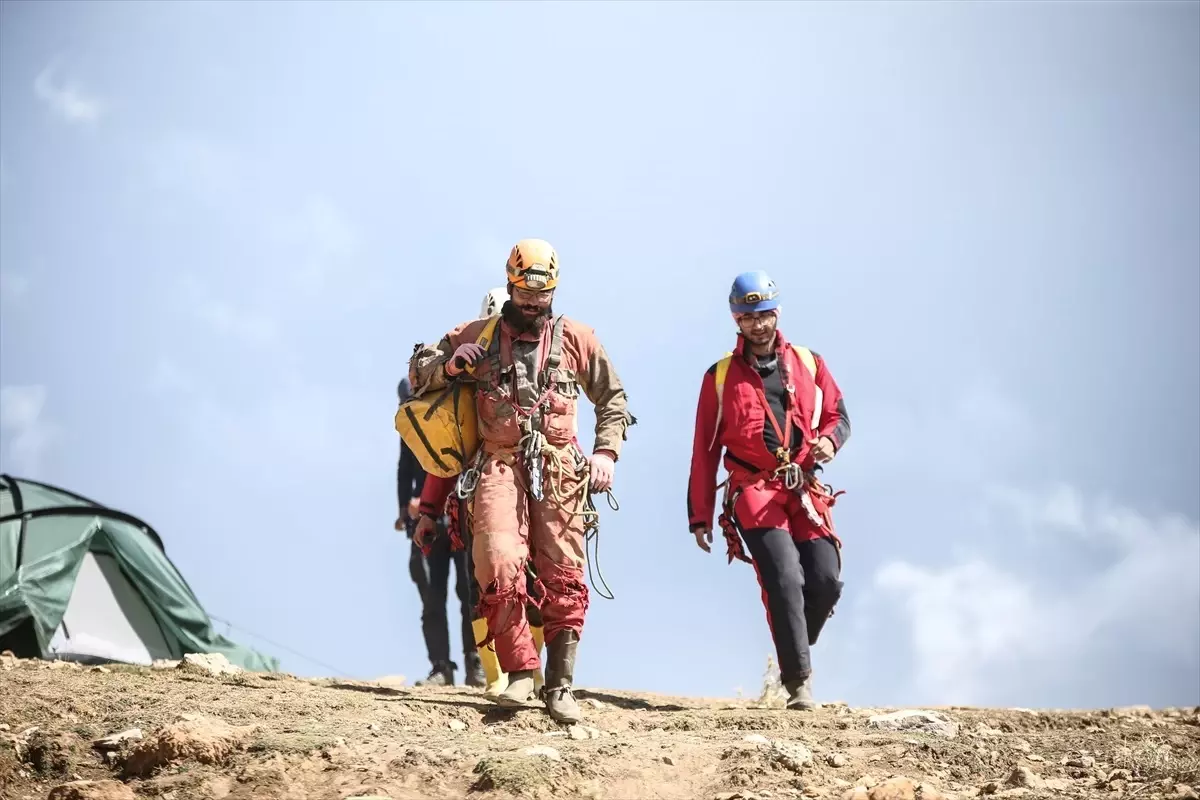 ABD'li Dağcı Morca Mağarası'ndan Tahliye Edildi