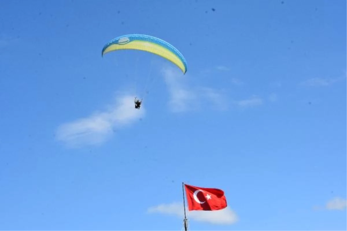 Ordu\'da Yamaç Paraşütü Festivali Gerçekleştirildi