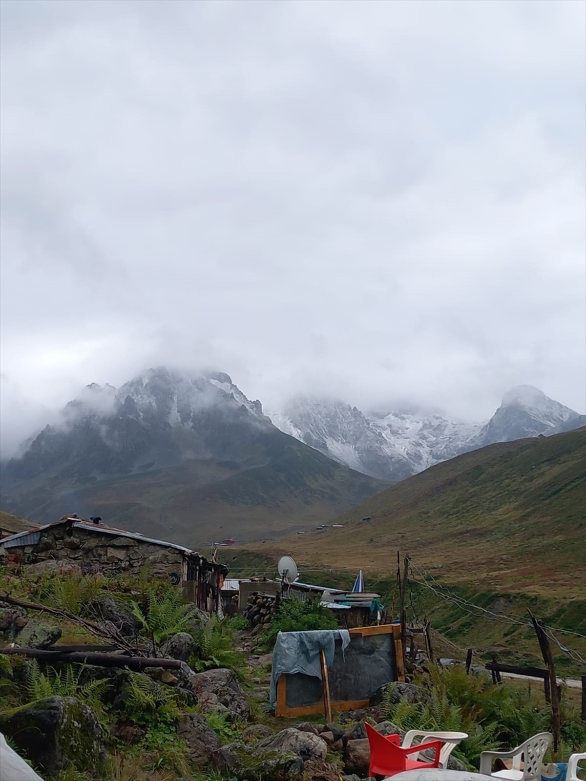 Rize\'nin yüksek kesimleri beyaza büründü