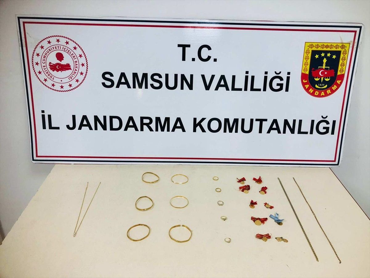 Samsun\'da Kendisini Jandarma Olarak Tanıtan Dolandırıcı Yakalandı