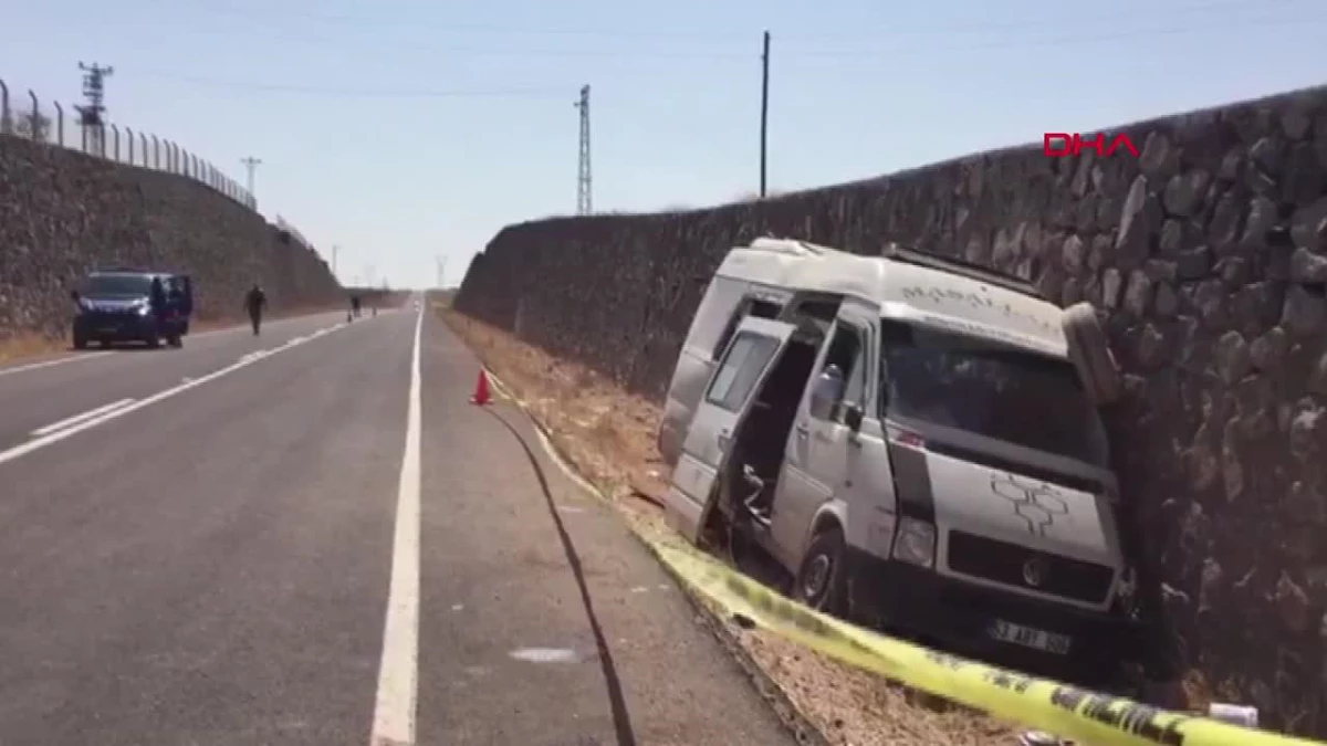 Elazığ-Malatya kara yolunda tur minibüsüne otobüs çarptı, 18 kişi yaralandı