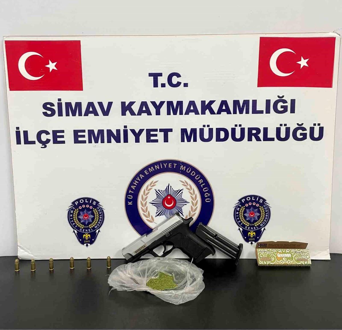 Simav\'da durdurulan araçta tabanca ve uyuşturucu ele geçirildi