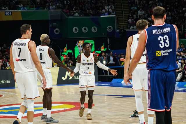Son Dakika: 2023 FIBA Dünya Kupası'nda Sırbistan'ı 83-77 yenen Almanya şampiyon oldu Son Dakika: 2023 FIBA Dünya Kupası'nda Sırbistan'ı 83-77 yenen Almanya şampiyon oldu
