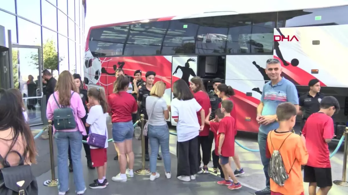 A Milli Futbol Takımı Hollanda'ya gitti