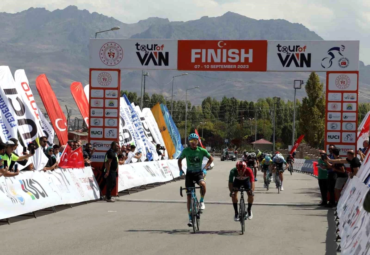 Van\'da düzenlenen \'Tour of Van\' bisiklet yarışı sona erdi