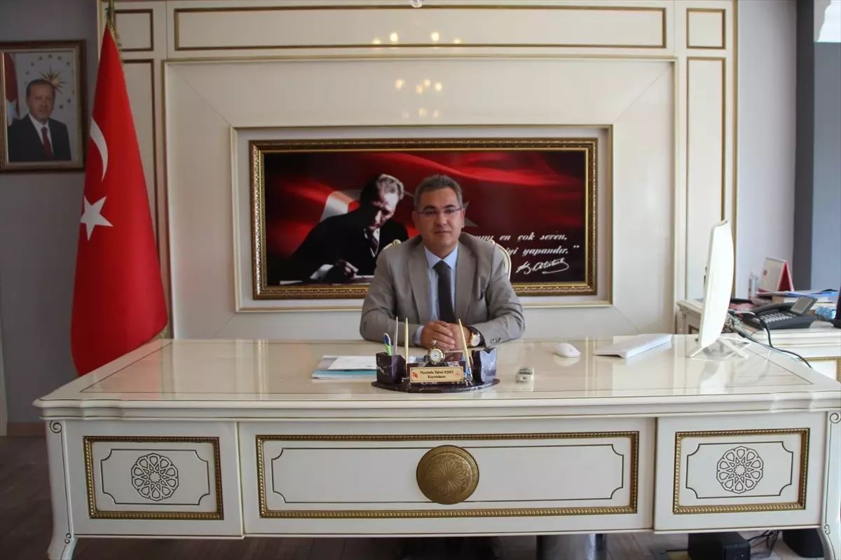 Akyazı Kaymakamlığına atanan Mustafa İkbal Eşki görevine başladı