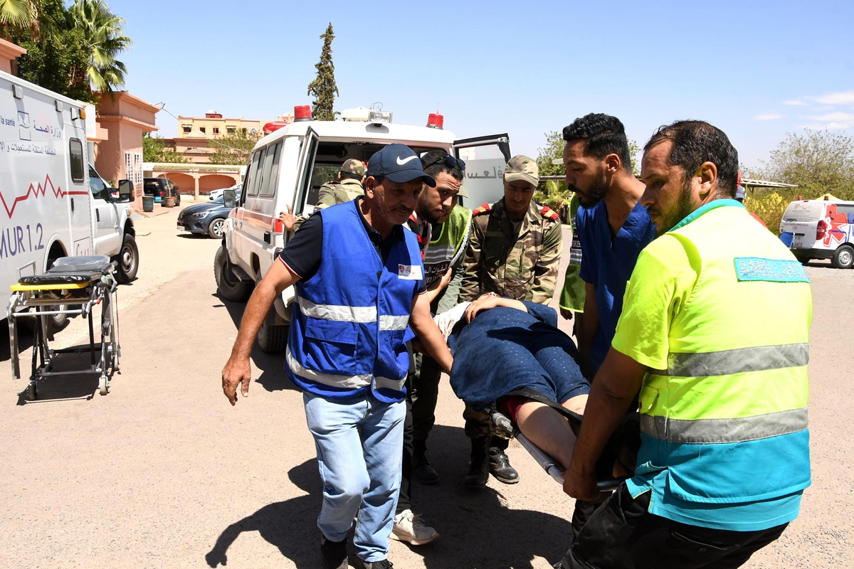 Fas\'ta Deprem: 2.122 Kişi Hayatını Kaybetti