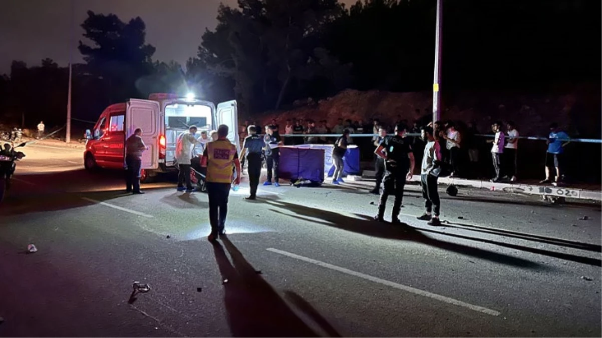 Antalya\'da motosiklet kazasında 2 genç hayatını kaybetti