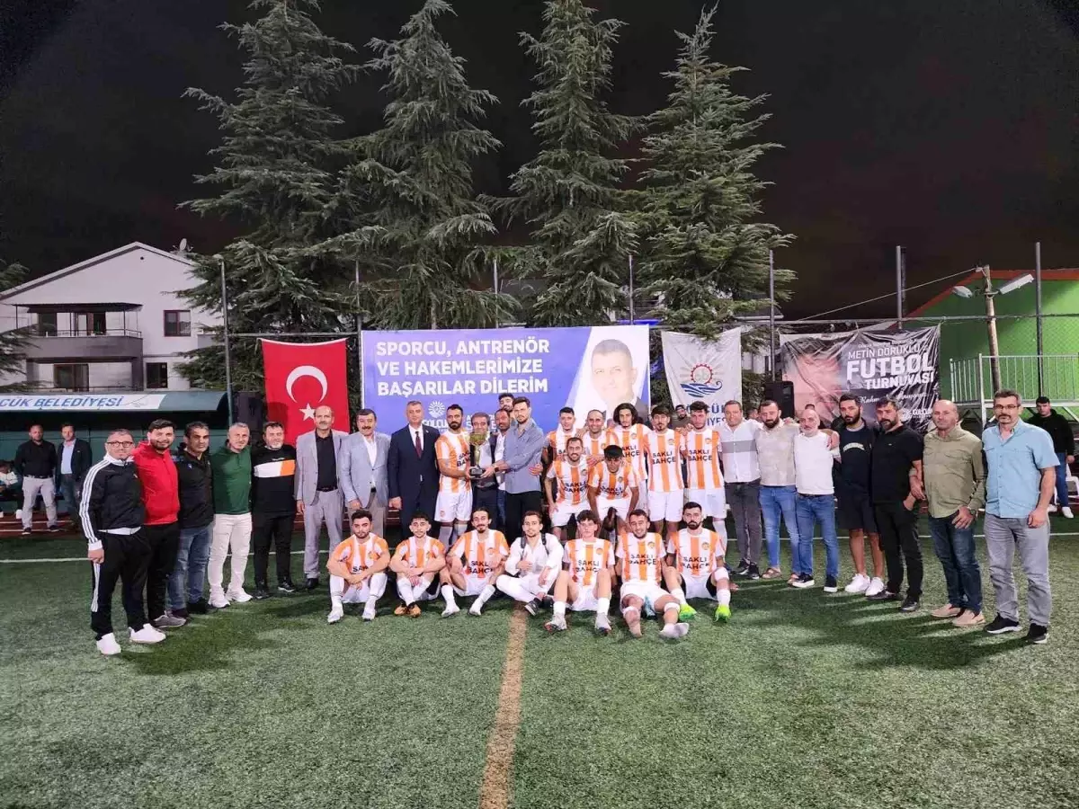 Metin Doruklu Futbol Turnuvası Şampiyonu Gölcük İdman Yurdu
