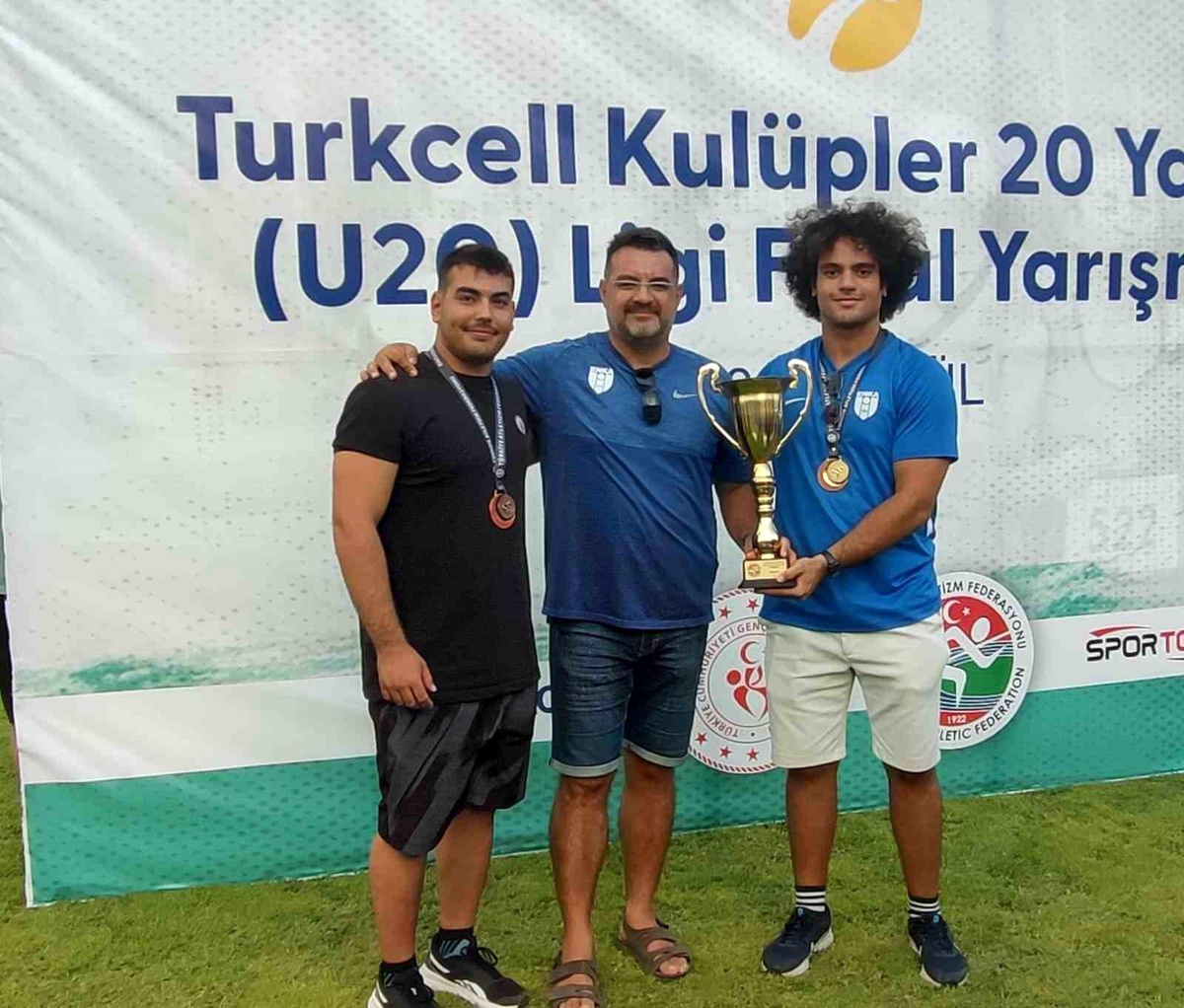 İzmir\'de düzenlenen U20 Kulüplerarası Türkiye Şampiyonası\'nda Aydınlı sporcular başarıya imza attı