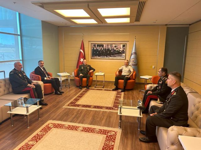 Azerbaycan Genelkurmay Başkanı Türkiye'yi ziyaret etti Azerbaycan Genelkurmay Başkanı Türkiye'yi ziyaret etti