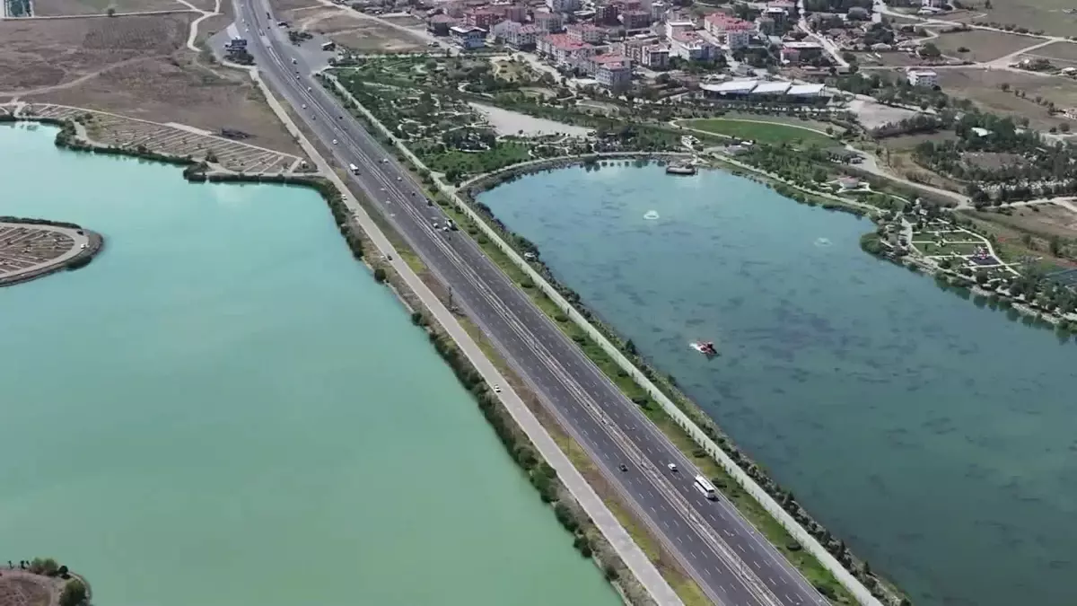 Ankara Büyükşehir Belediyesi, baraj ve göletlerdeki yosunları temizliyor