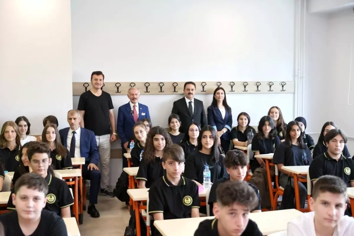 Bayrampaşa Anadolu Lisesi\'nde Yeni Eğitim Dönemi Başladı