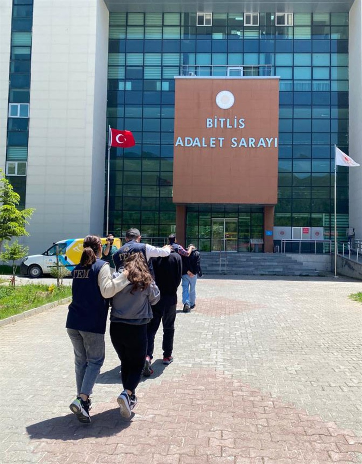 Bitlis merkezli FETÖ operasyonunda 1 kişi tutuklandı
