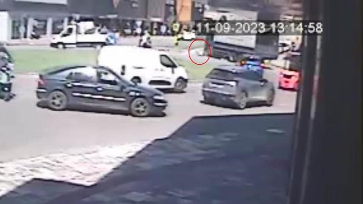 Bursa\'da Kamyon ile Çarpışan Motosiklet Sürücüsü Yaralandı