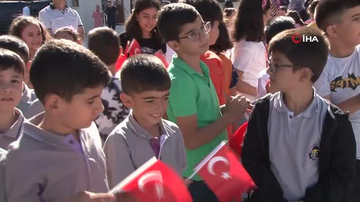 Deprem bölgesi Malatya\'da yeni eğitim-öğretim başladı