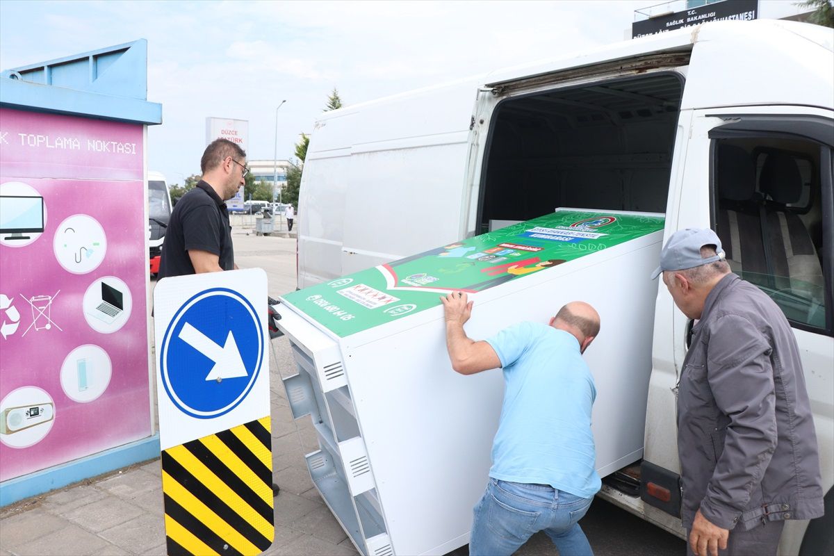 Düzce\'de 250 noktaya tekstil ağı kumbarası yerleştirildi