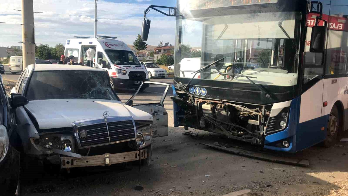 Elazığ\'da Otobüs Kazası: 5 Yaralı